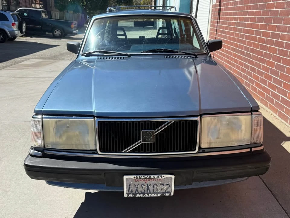 1986 Volvo 245 - Image 7 of 13