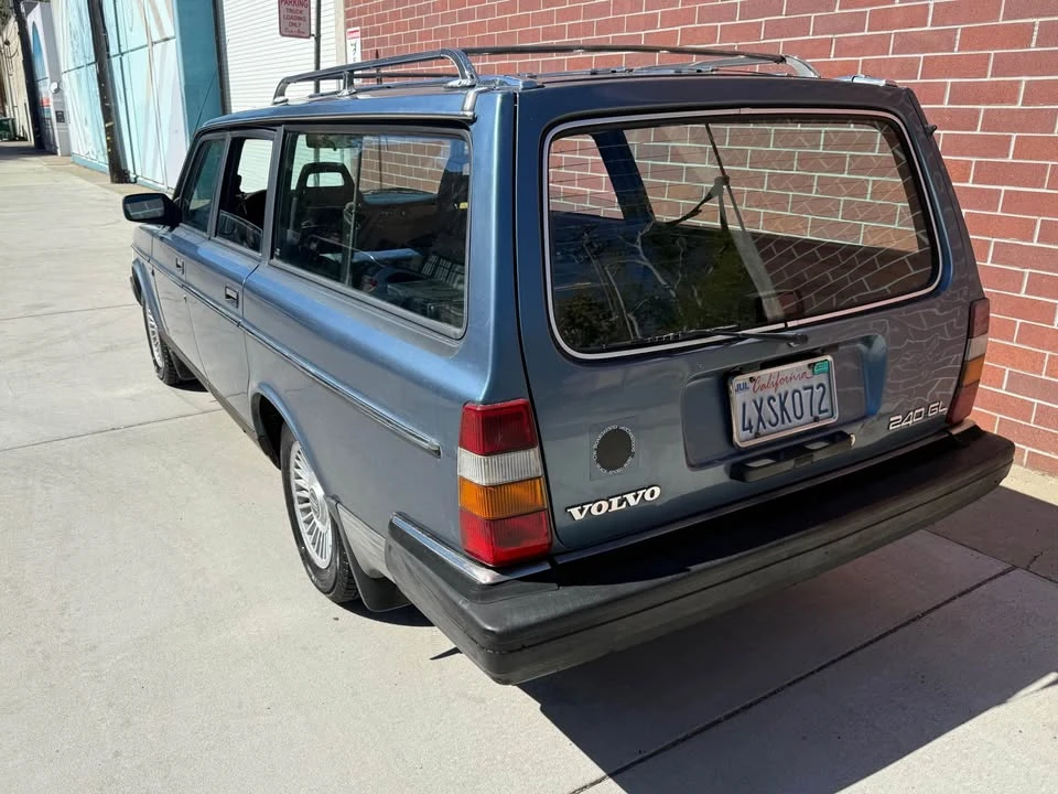 1986 Volvo 245 - Image 6 of 13