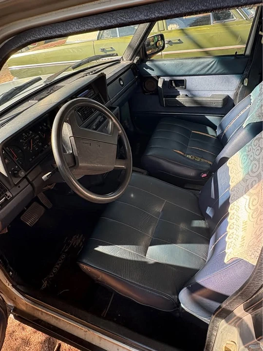 1986 Volvo 245 - Image 7 of 9