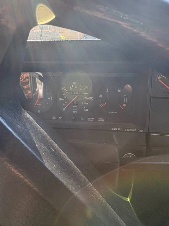 1986 Volvo 245 - Image 9 of 9
