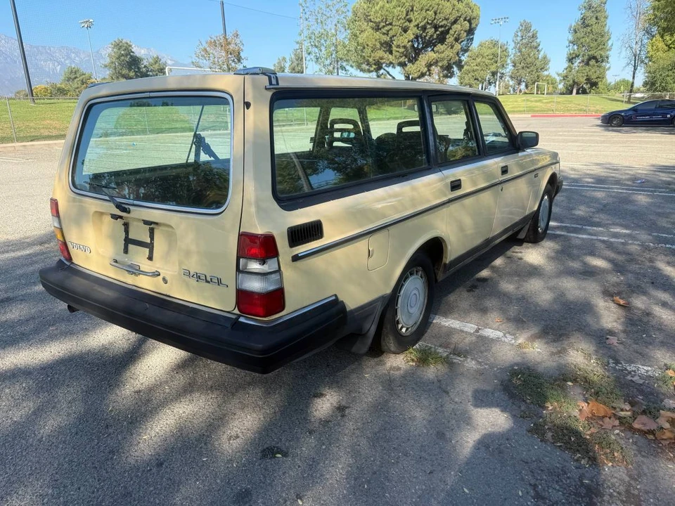 1986 Volvo 244 - Image 6 of 12