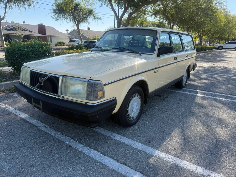 1986 Volvo 244 - Image 2 of 12