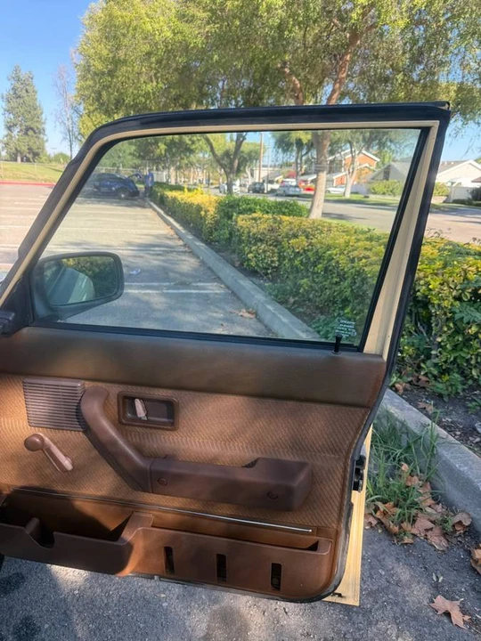 1986 Volvo 244 - Image 11 of 12