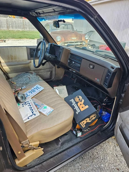 1986 Chevrolet S-10 - Image 2 of 10