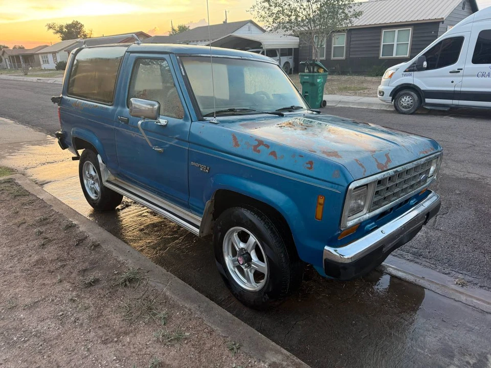 1986 Ford Bronco 3rd Gen - Image 2 of 11