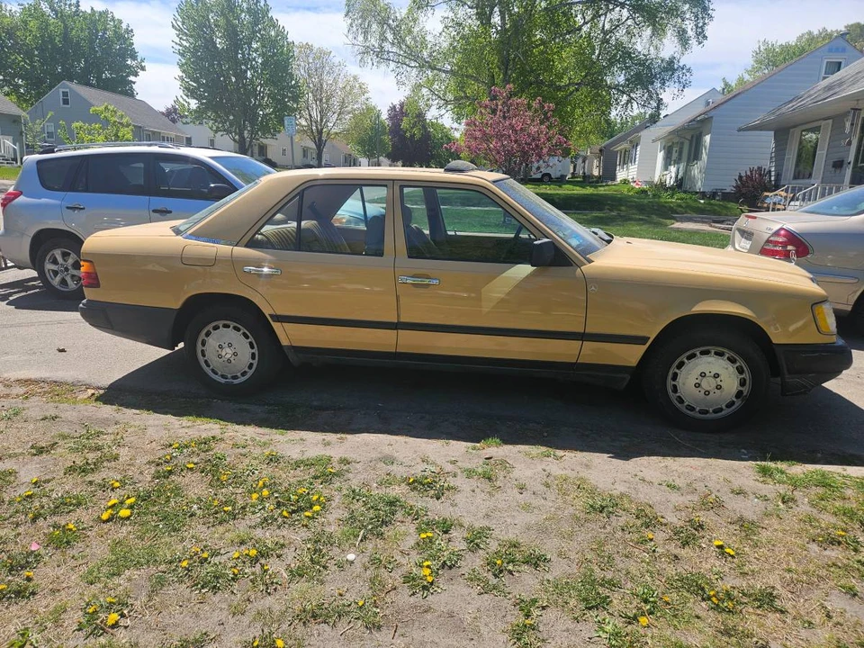 1986 Mercedes-Benz W124 E-Class - Image 3 of 3