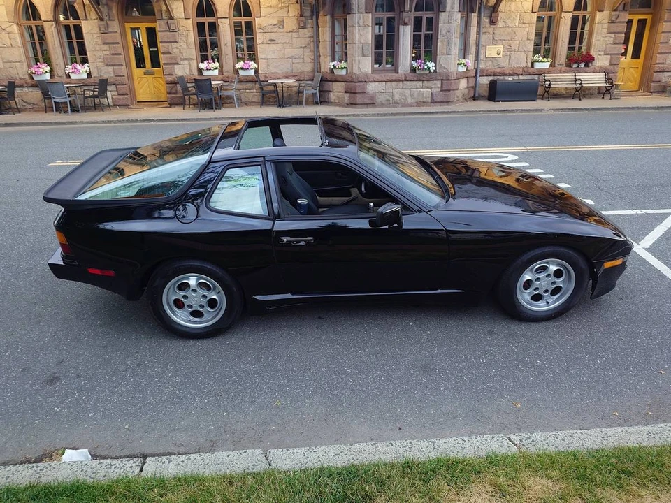 1986 Porsche 944 - Image 11 of 20