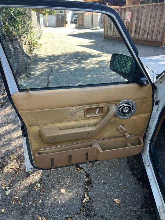 1986 Volvo 245 - Image 10 of 10