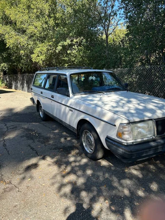 1986 Volvo 245 - Image 2 of 10