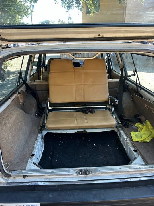 1986 Volvo 245 - Image 6 of 10