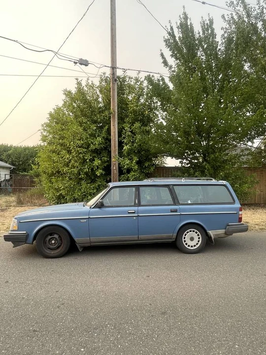 1986 Volvo 245 - Image 2 of 6