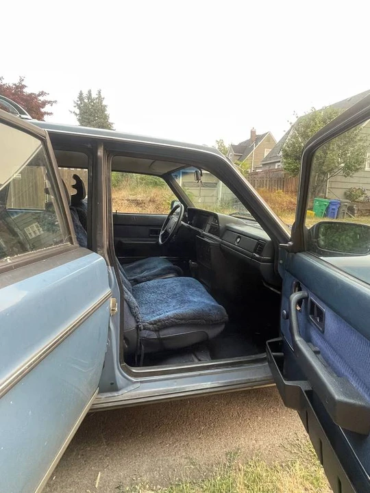 1986 Volvo 245 - Image 4 of 6