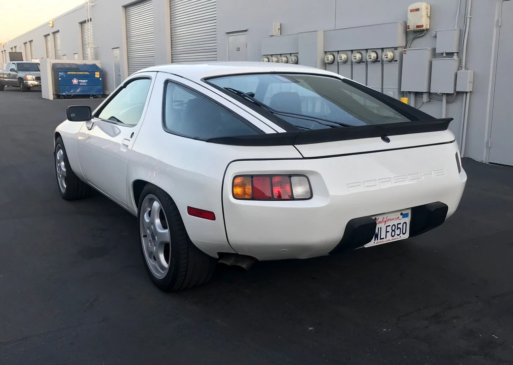 1986 Porsche 928 S - Image 10 of 31