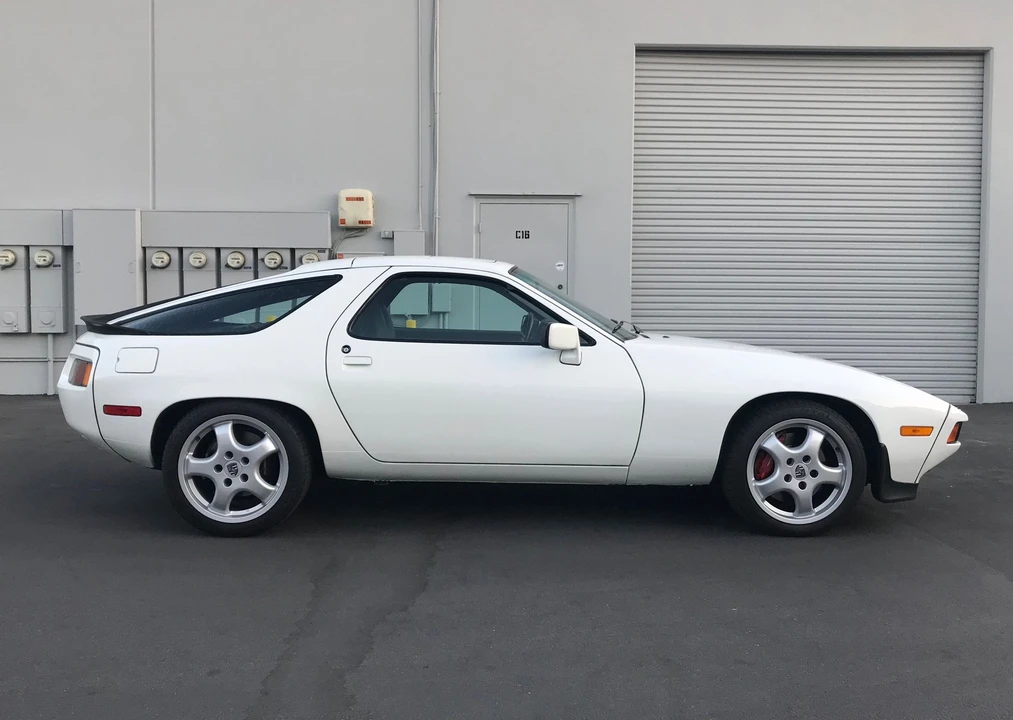 1986 Porsche 928 S - Image 13 of 31