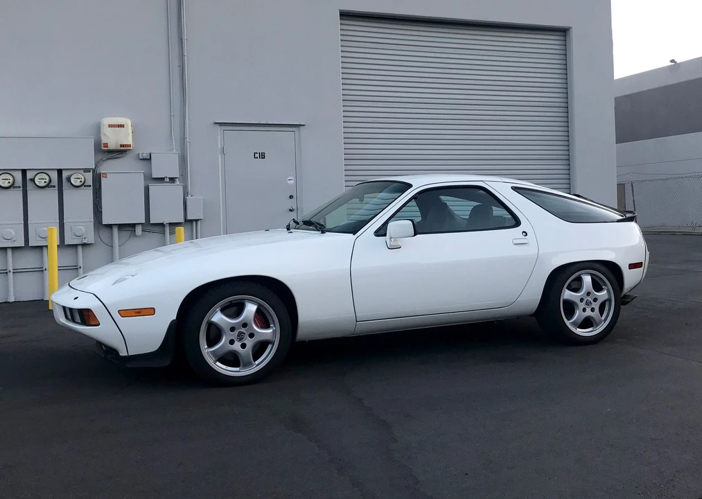 1986 Porsche 928 S - Image 2 of 31
