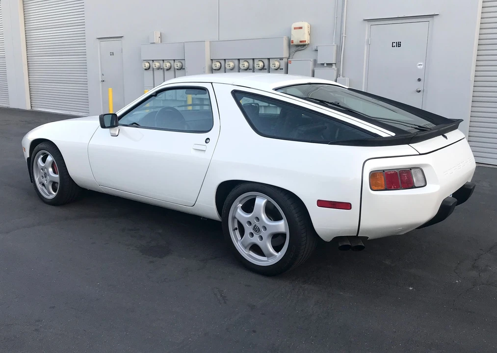 1986 Porsche 928 S - Image 7 of 31