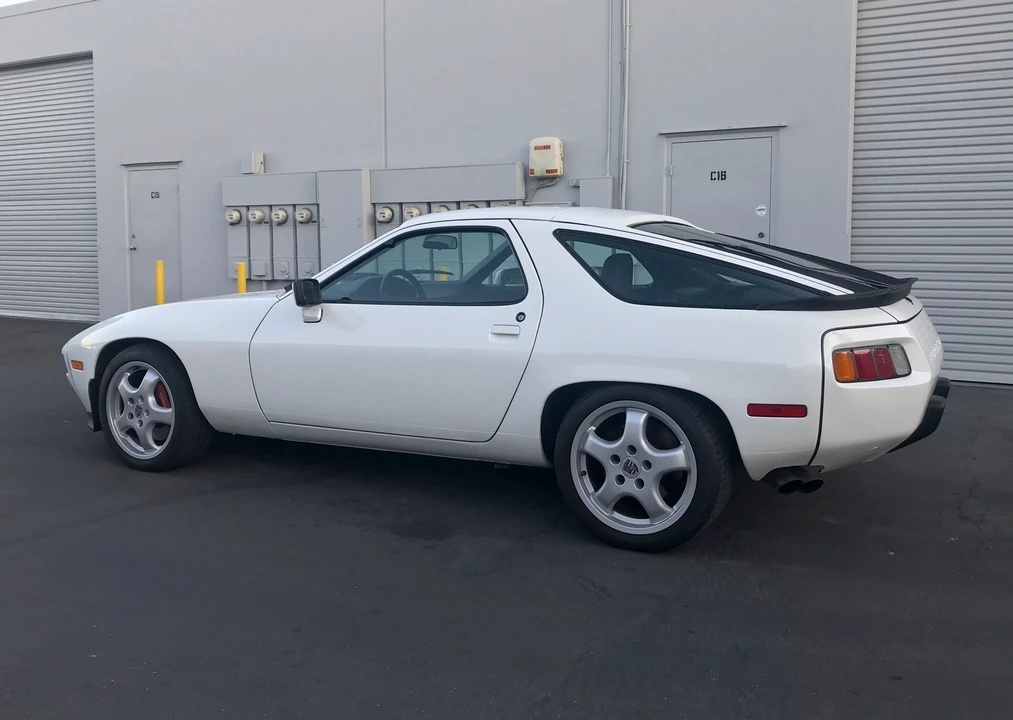 1986 Porsche 928 S - Image 8 of 31