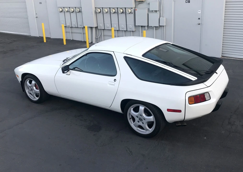 1986 Porsche 928 S - Image 9 of 31