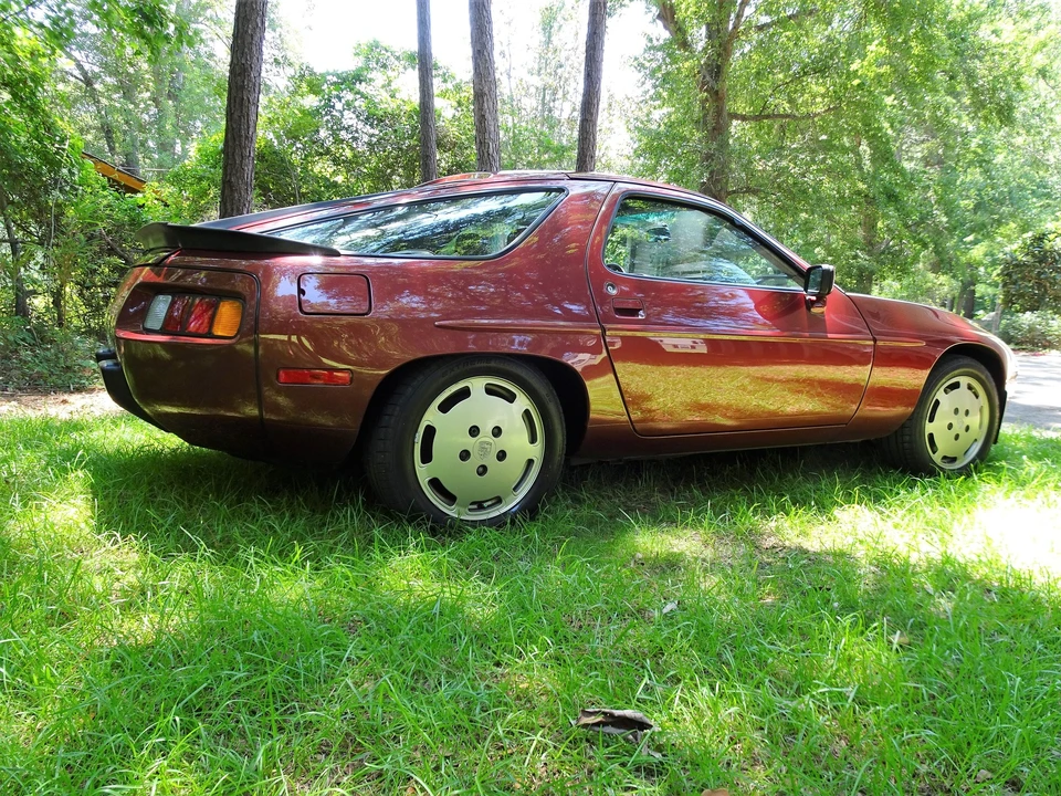 1986 Porsche 928 S - Image 3 of 17