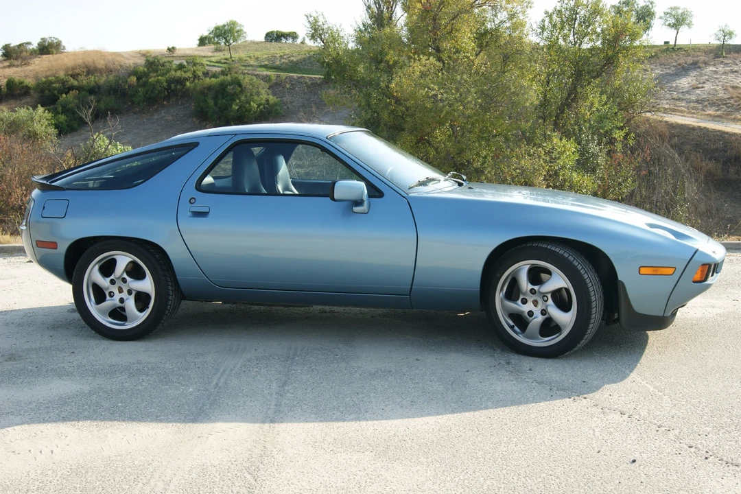 1986 Porsche 928 S - Image 2 of 31