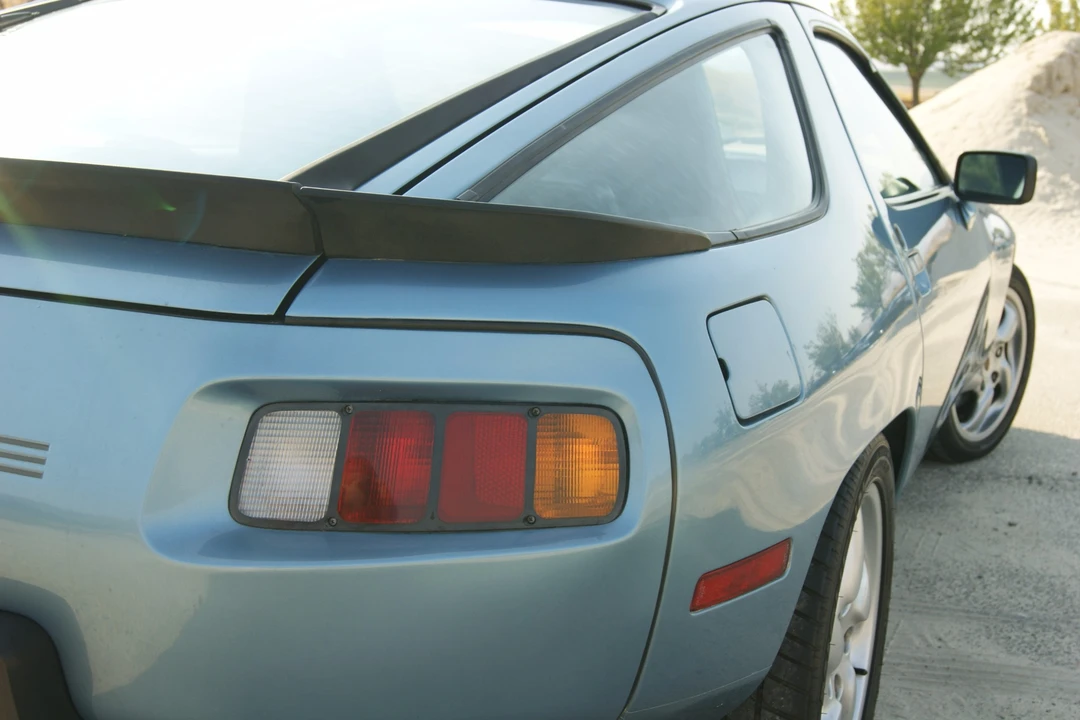 1986 Porsche 928 S - Image 12 of 31