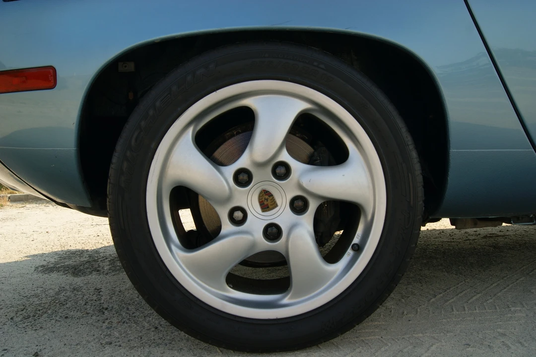 1986 Porsche 928 S - Image 13 of 31