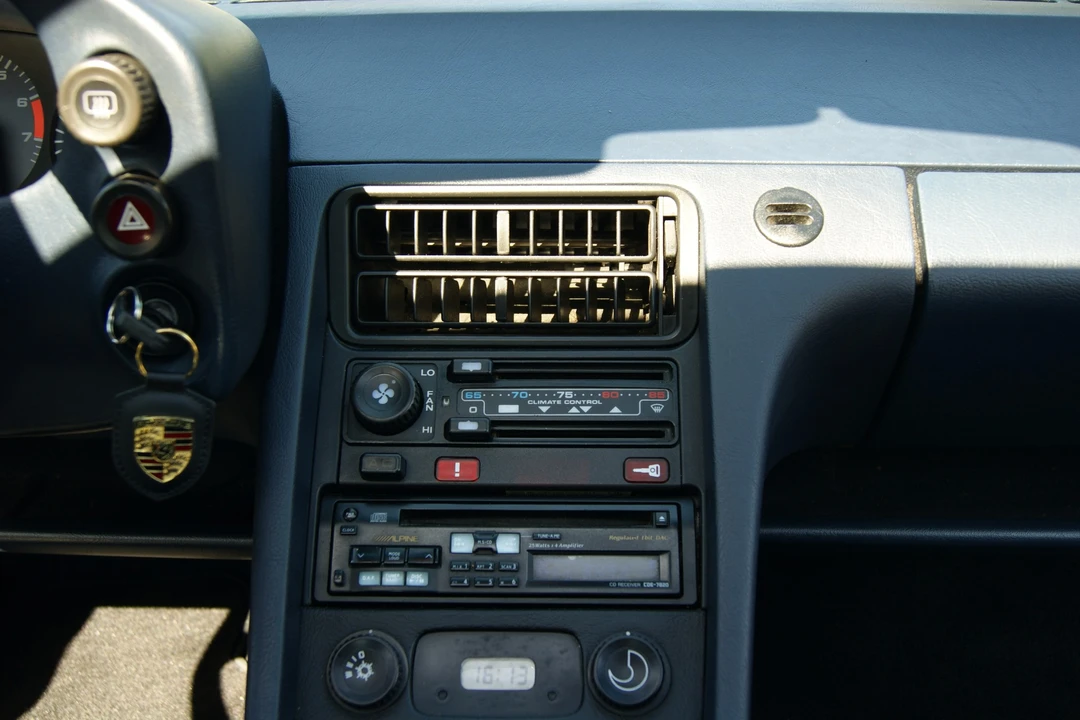 1986 Porsche 928 S - Image 19 of 31