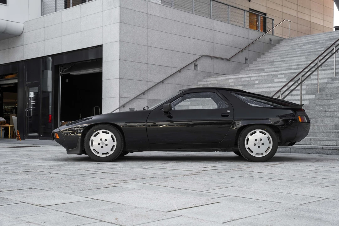 1986 Porsche 928 S - Image 7 of 31