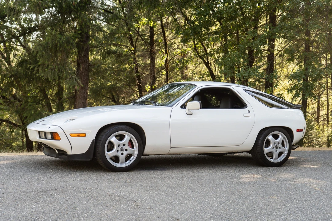 1986 Porsche 928 S - Image 7 of 31