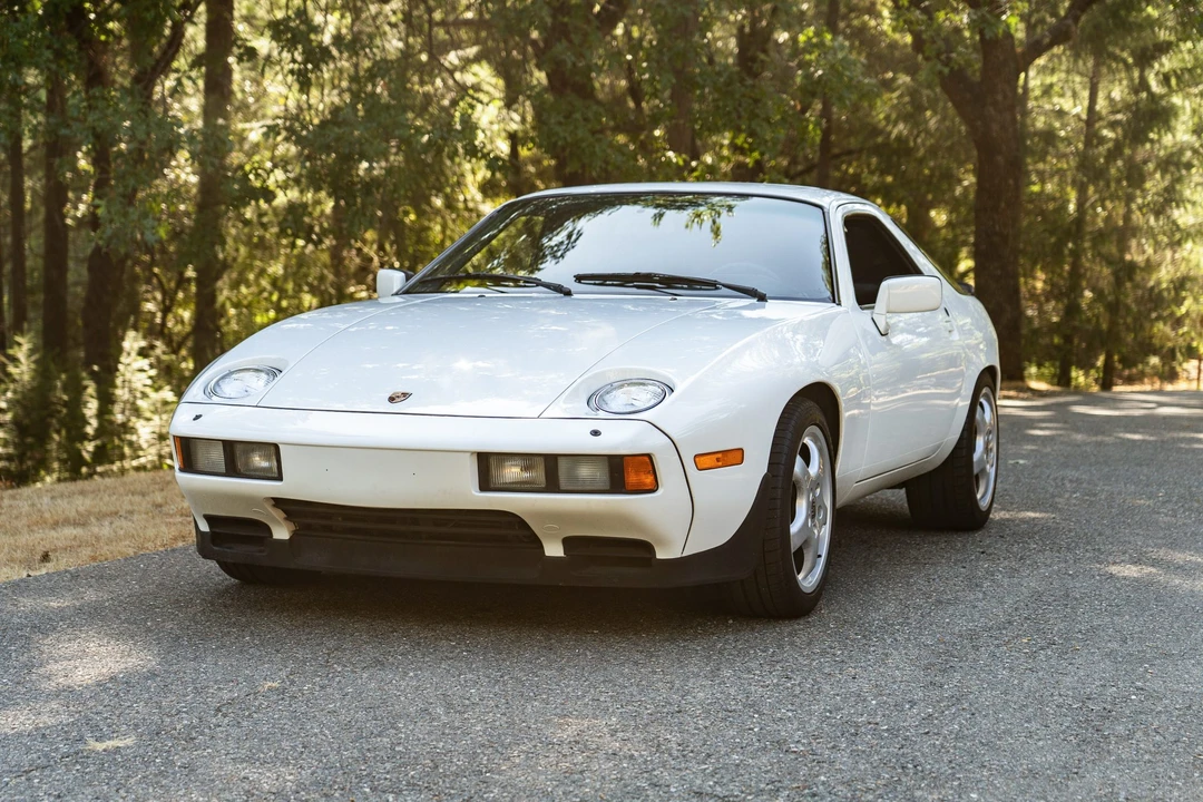 1986 Porsche 928 S - Image 2 of 31