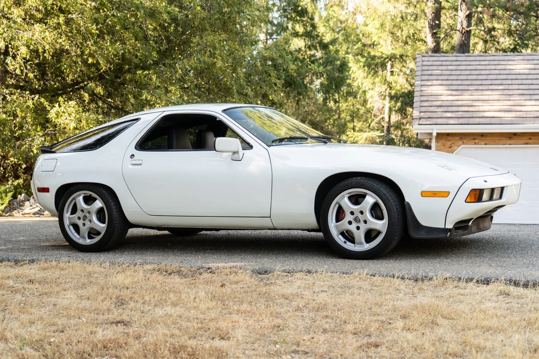1986 Porsche 928 S - Image 15 of 31