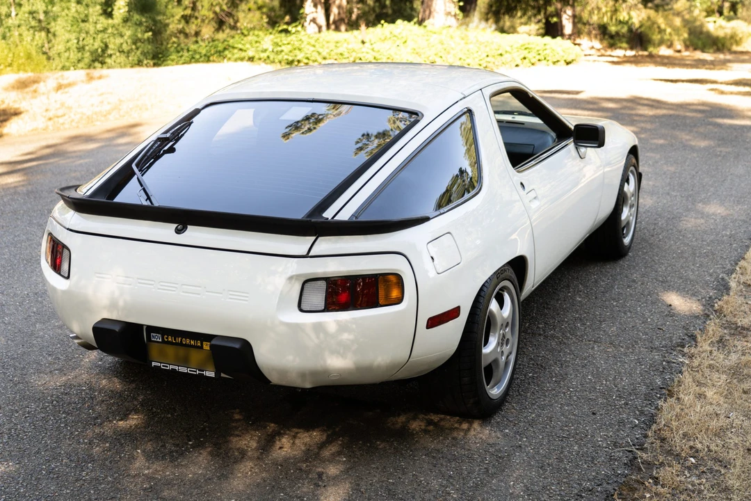 1986 Porsche 928 S - Image 13 of 31