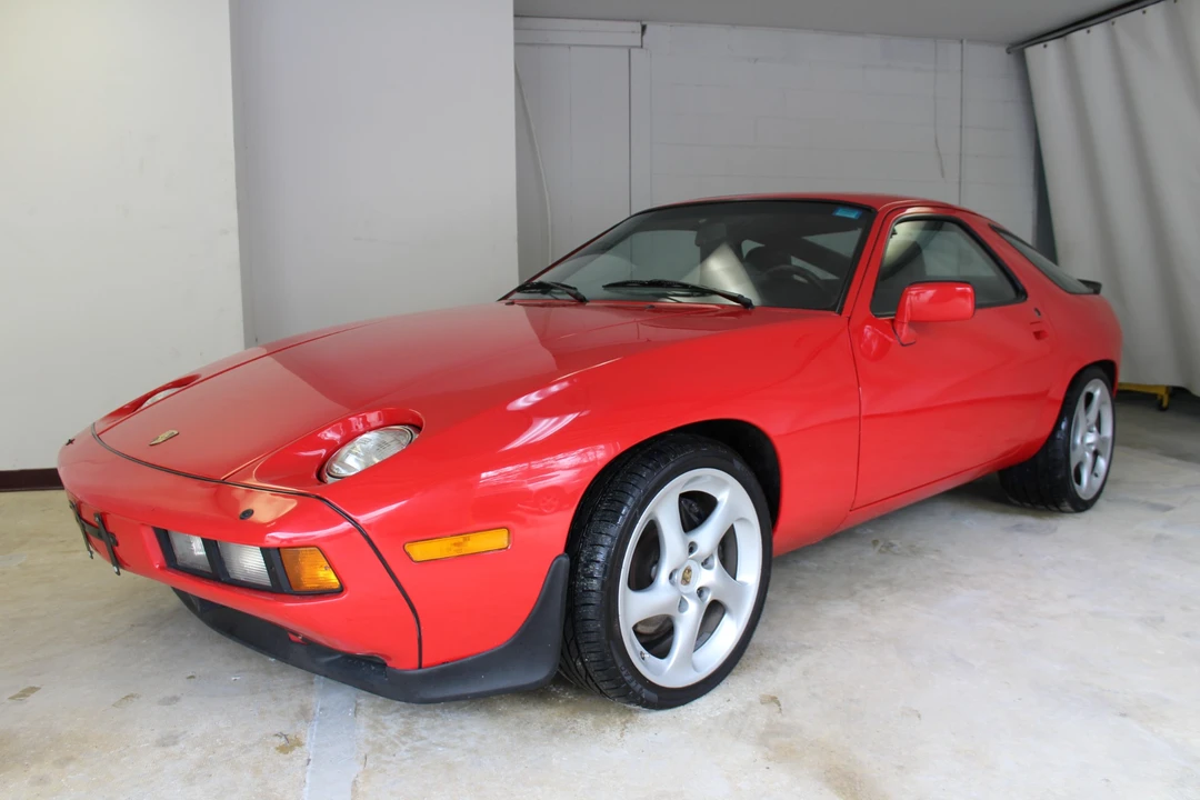 1986 Porsche 928 S - Image 12 of 31
