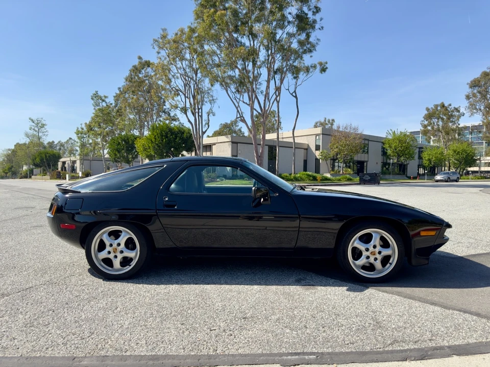 1986 Porsche 928 S - Image 8 of 31