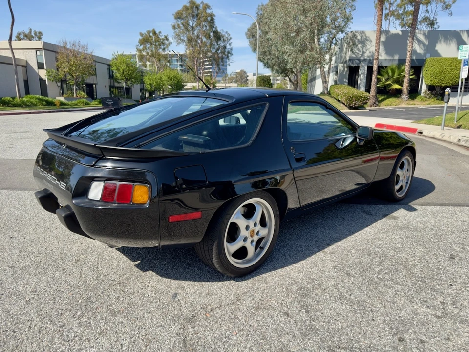 1986 Porsche 928 S - Image 7 of 31