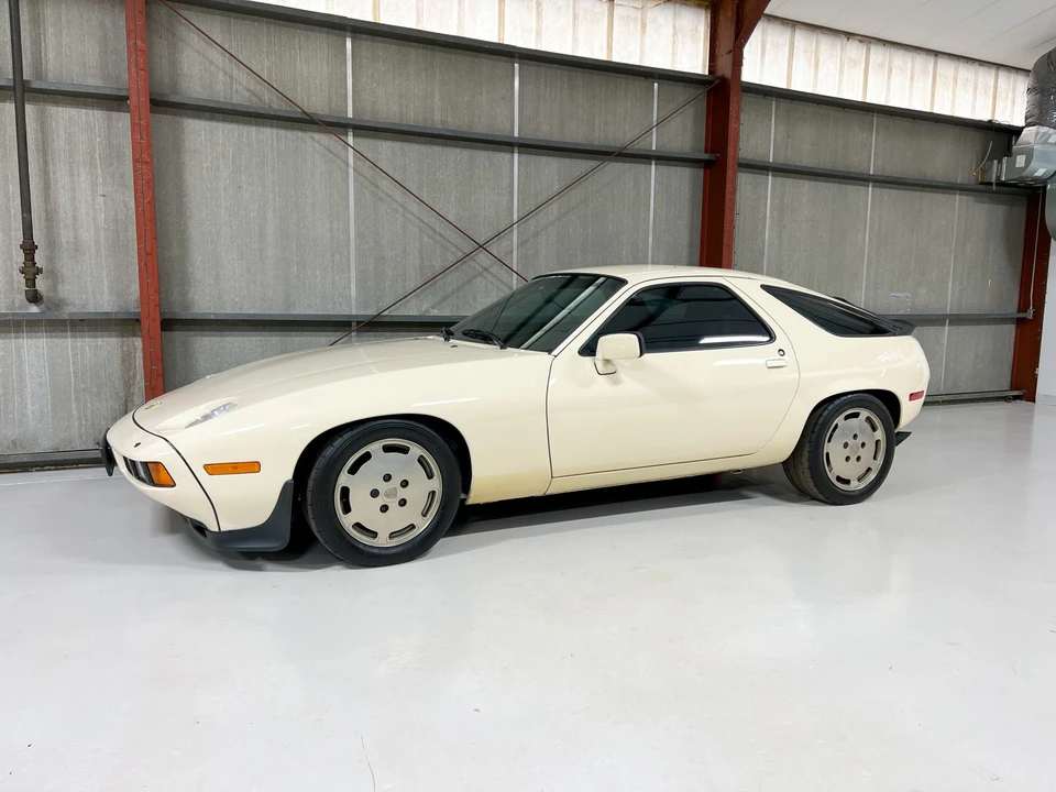 1986 Porsche 928 S - Image 3 of 31
