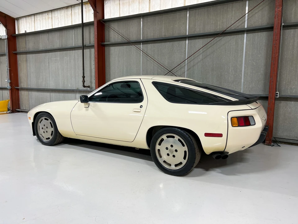 1986 Porsche 928 S - Image 6 of 31