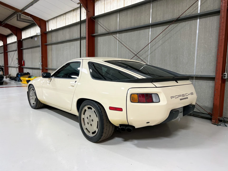 1986 Porsche 928 S - Image 7 of 31