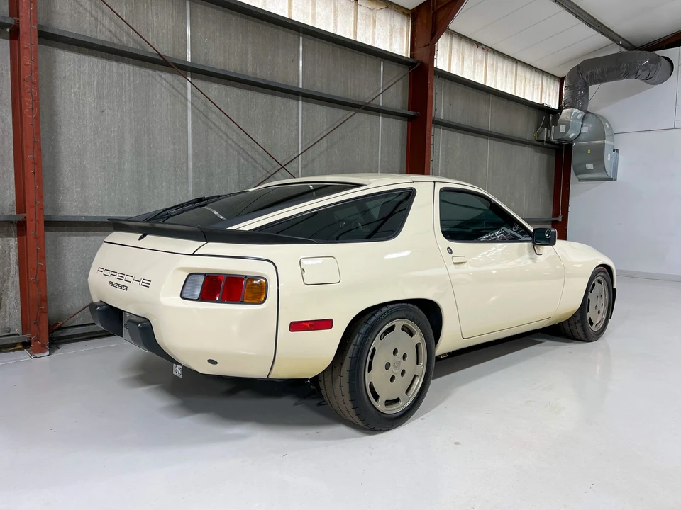 1986 Porsche 928 S - Image 13 of 31