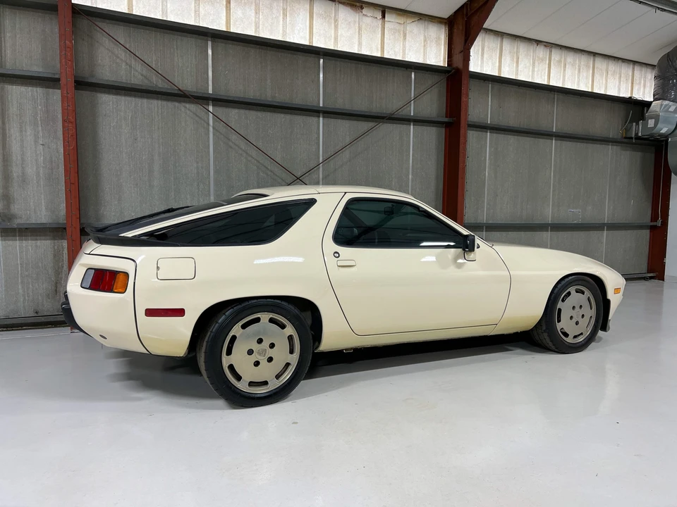 1986 Porsche 928 S - Image 14 of 31