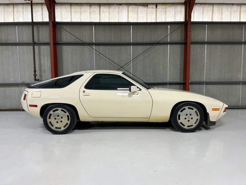 1986 Porsche 928 S - Image 15 of 31