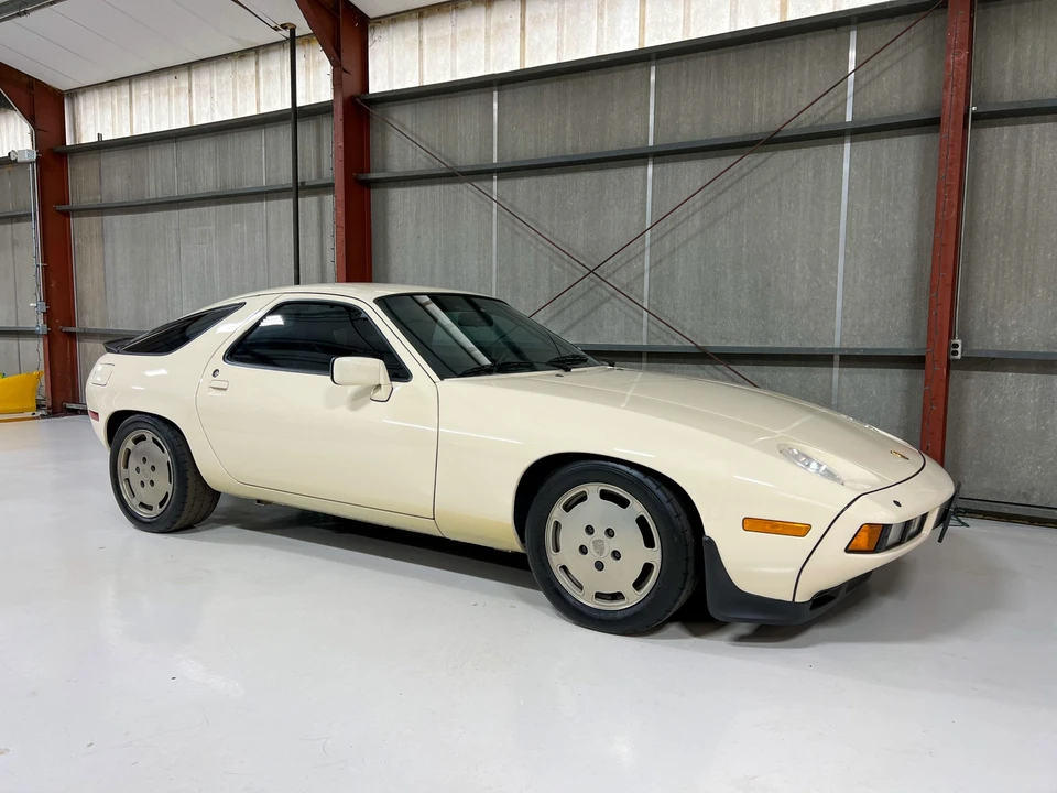 1986 Porsche 928 S - Image 16 of 31