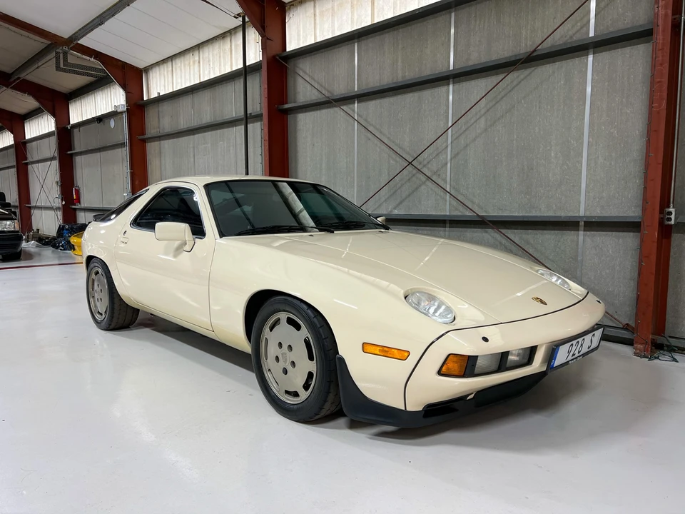 1986 Porsche 928 S - Image 17 of 31