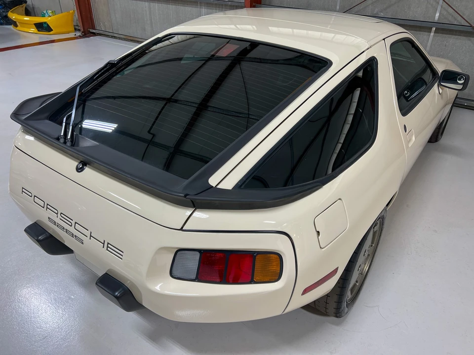 1986 Porsche 928 S - Image 12 of 31