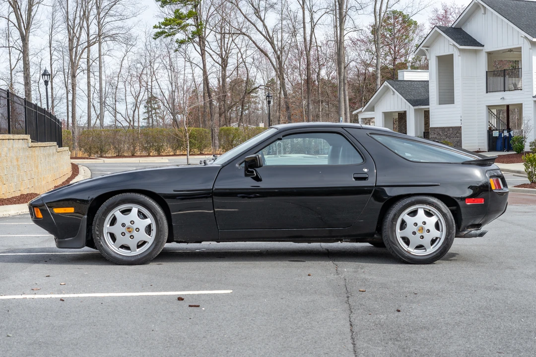 1986 Porsche 928 S - Image 7 of 31