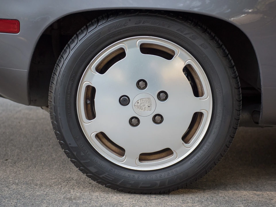 1986 Porsche 928 S - Image 29 of 31