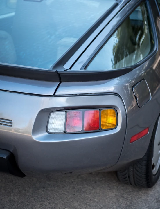 1986 Porsche 928 S - Image 13 of 31
