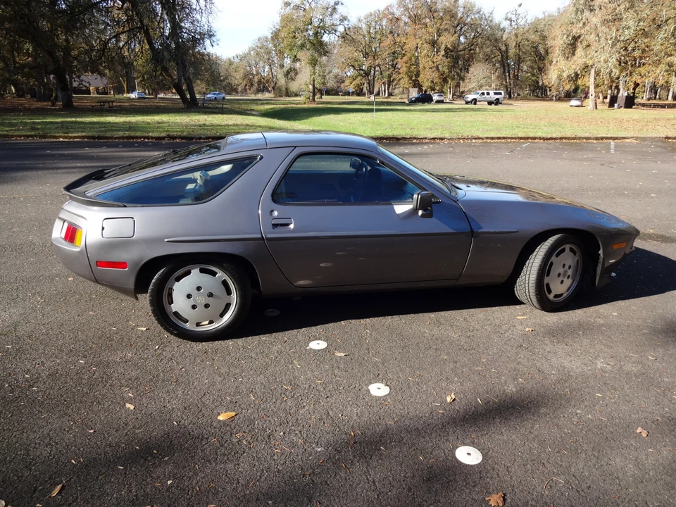 1986 Porsche 928 S - Image 10 of 31