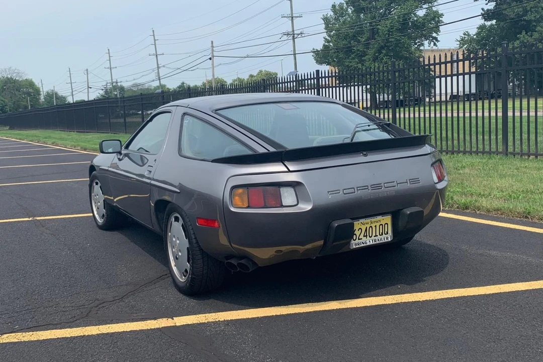 1986 Porsche 928 S - Image 7 of 31