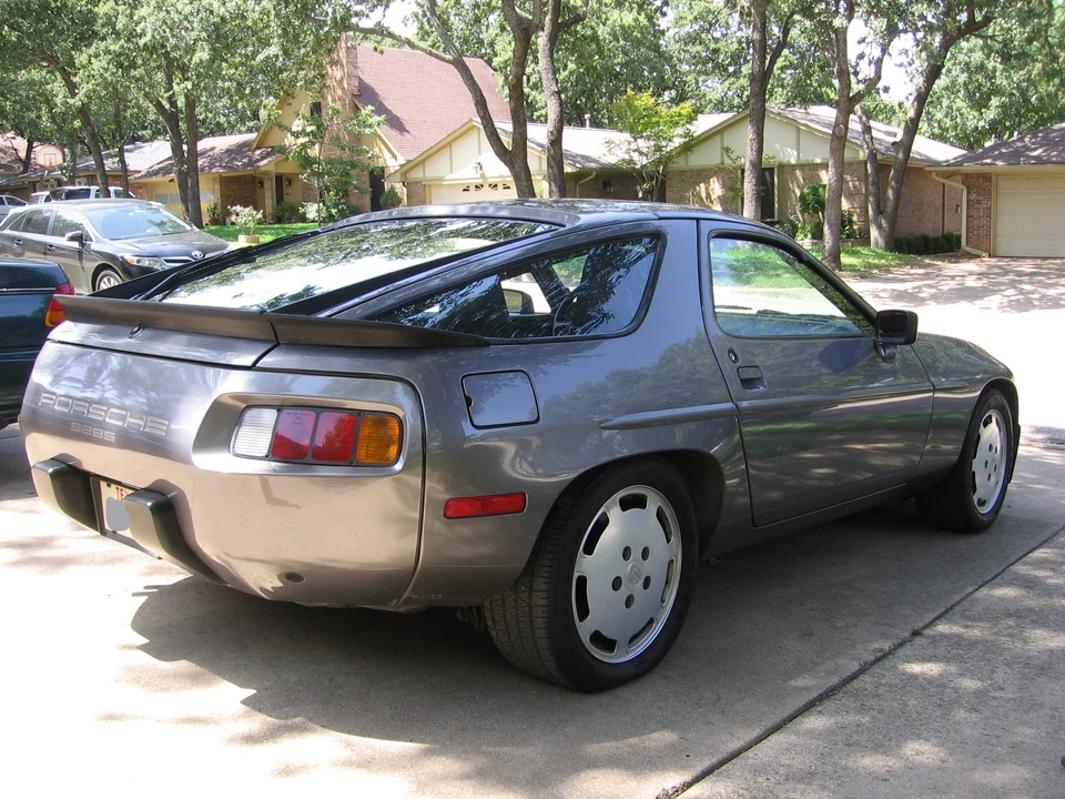1986 Porsche 928 S - Image 5 of 31
